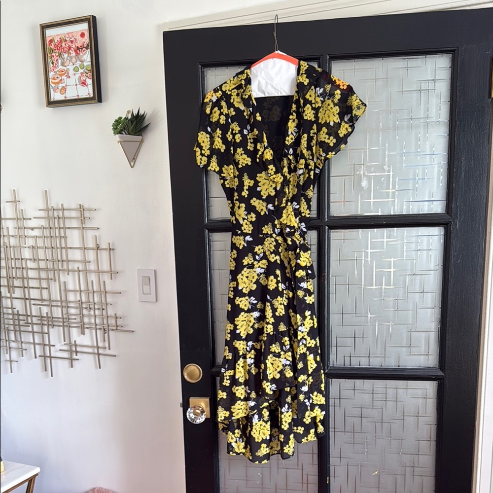 MICHAEL Michael Kors Black and Yellow Flutter Sleeve Midi Dress